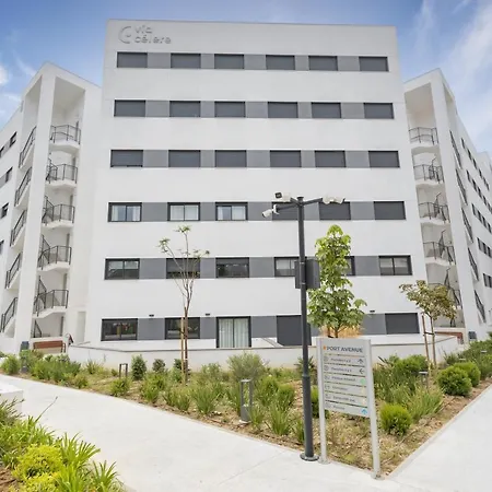 Luxury Brand New 2-bedroom Apartment, 3 Min Walk To The Beach! * מארבלה