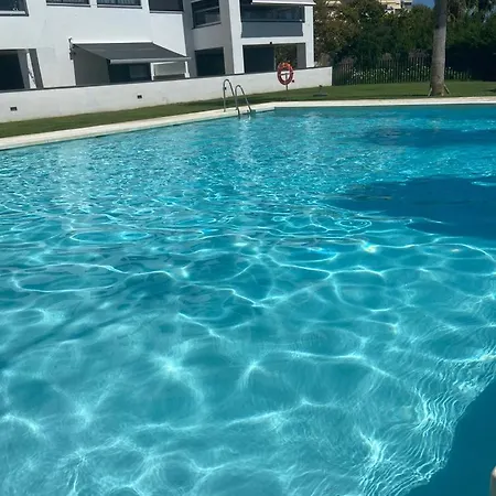 アパート Luxury Brand New 2-bedroom Apartment, 3 Min Walk To The Beach! マルベーリャ