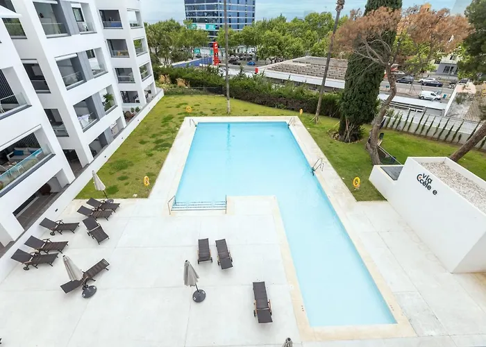 شقة Luxury Brand New 2-bedroom Apartment, 3 Min Walk To The Beach! ماربيا