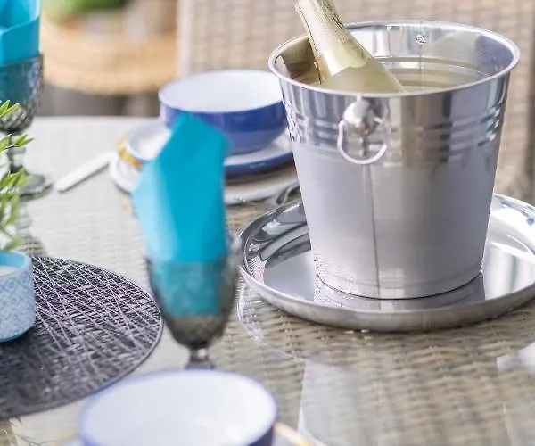 Apartmán Luxury Brand New 2-bedroom Apartment, 3 Min Walk To The Beach! Marbella